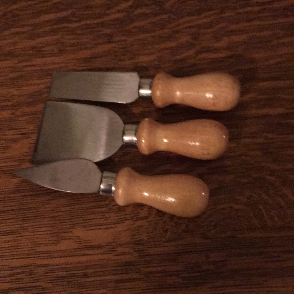 Cheese knives